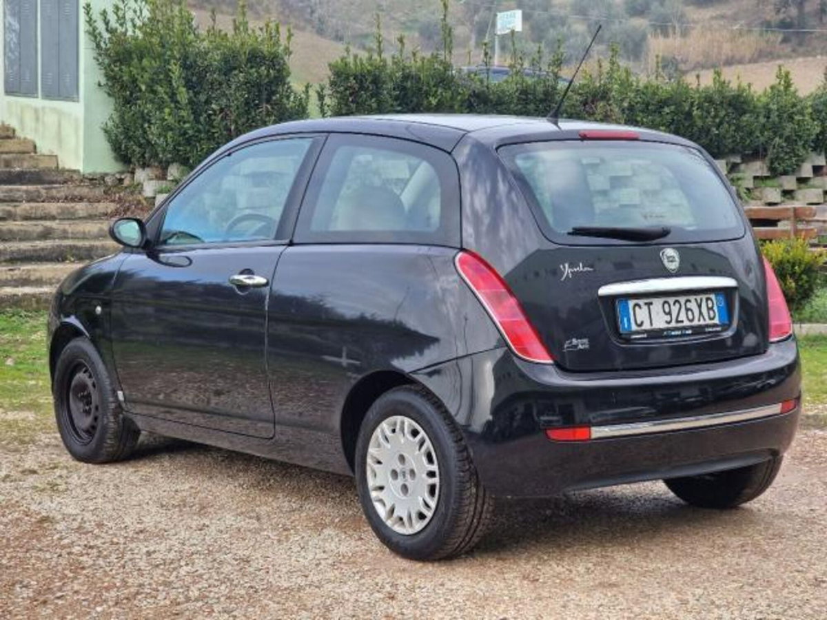 Lancia Ypsilon 16V Argento (4)