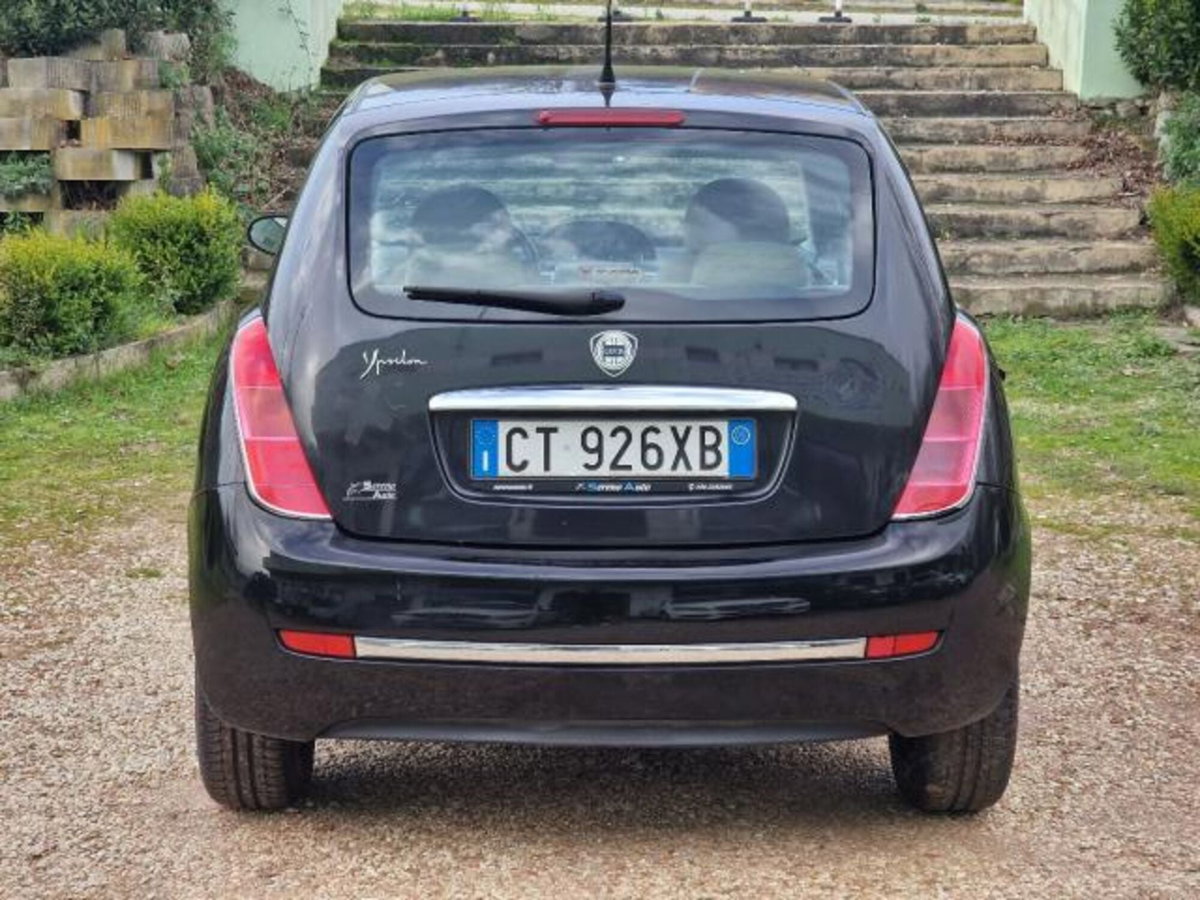 Lancia Ypsilon 16V Argento (5)