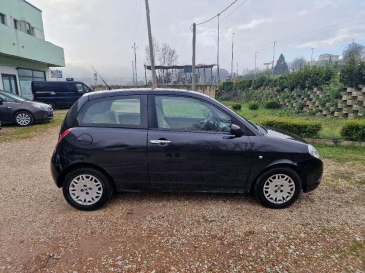 Lancia Ypsilon 16V Argento (7)