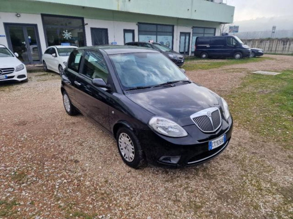 Lancia Ypsilon 16V Argento (8)