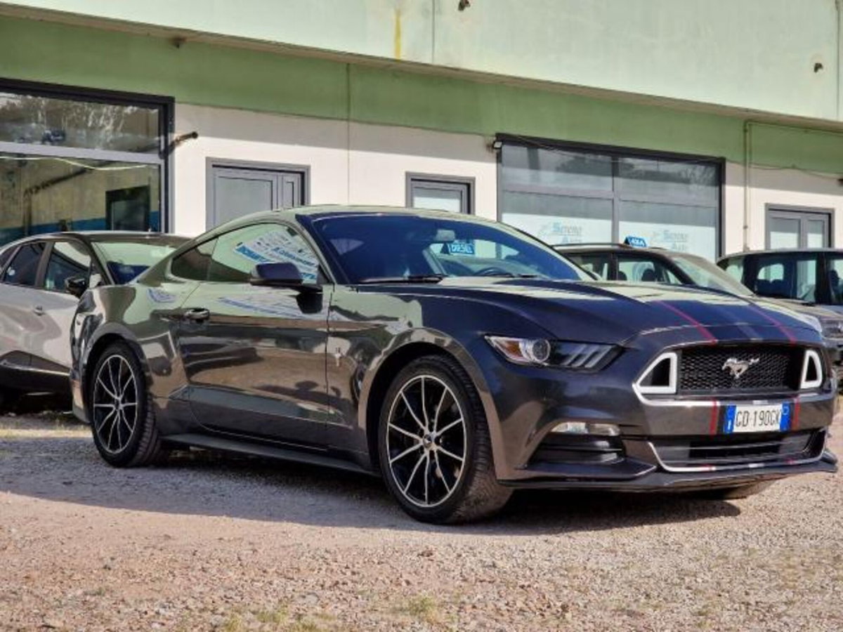 Ford Mustang Coupé Fastback 2.3 EcoBoost aut. (13)