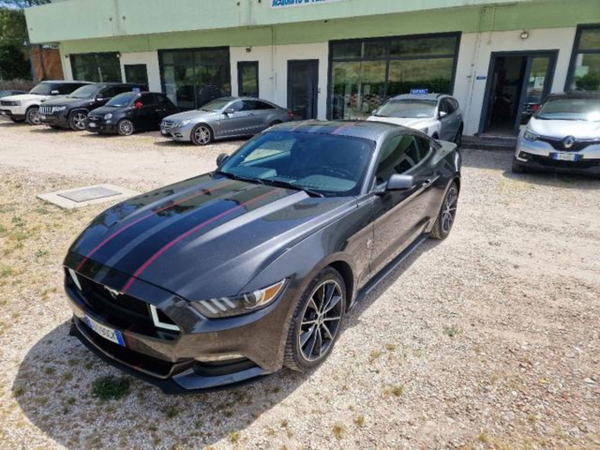 Ford Mustang Coupé Fastback 2.3 EcoBoost aut. (3)