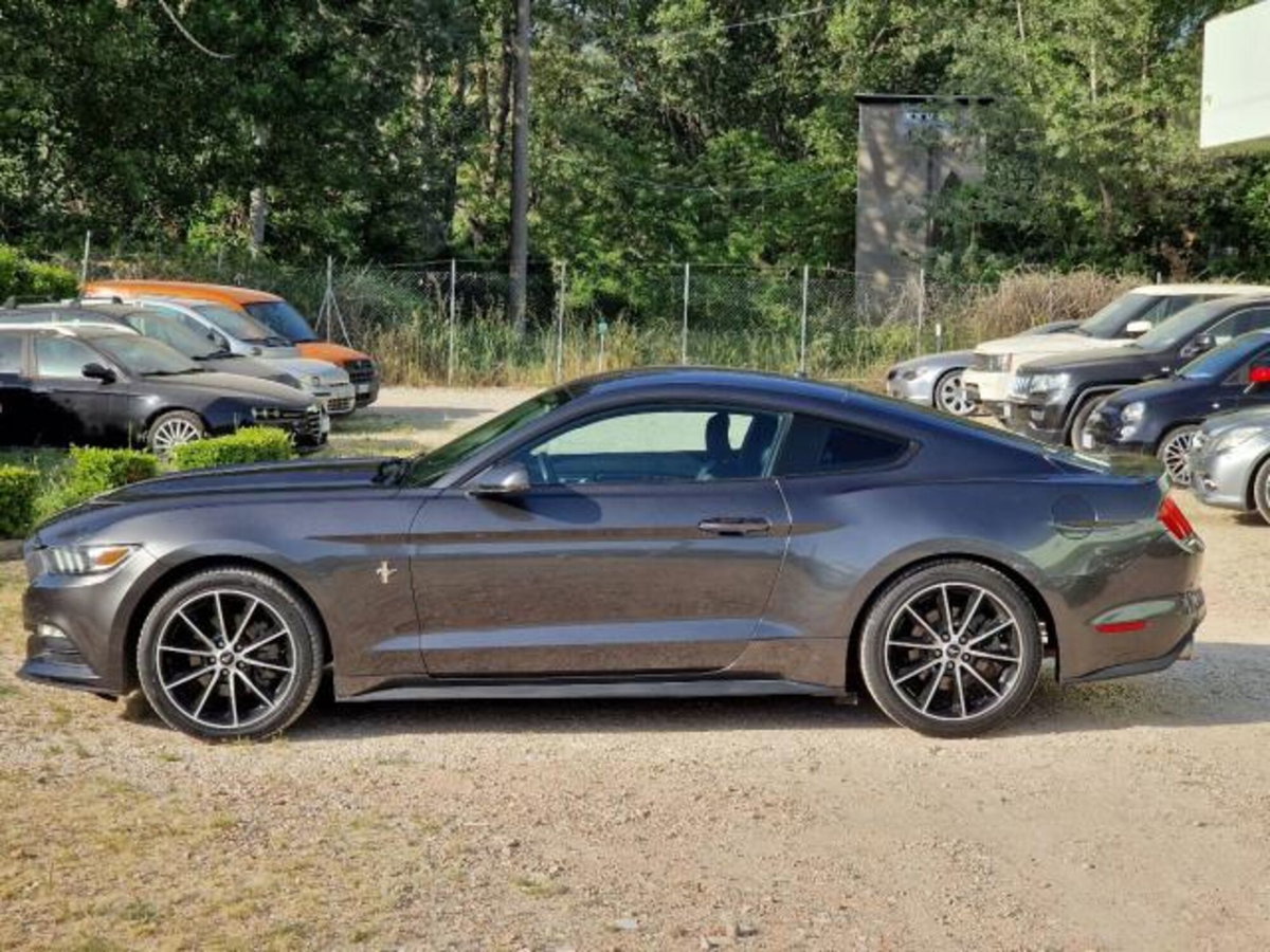 Ford Mustang Coupé Fastback 2.3 EcoBoost aut. (5)