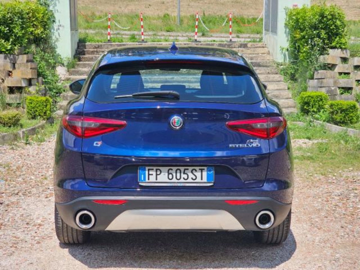 Alfa Romeo Stelvio Stelvio 2.2 Turbodiesel 180 CV AT8 Q4 Business (8)
