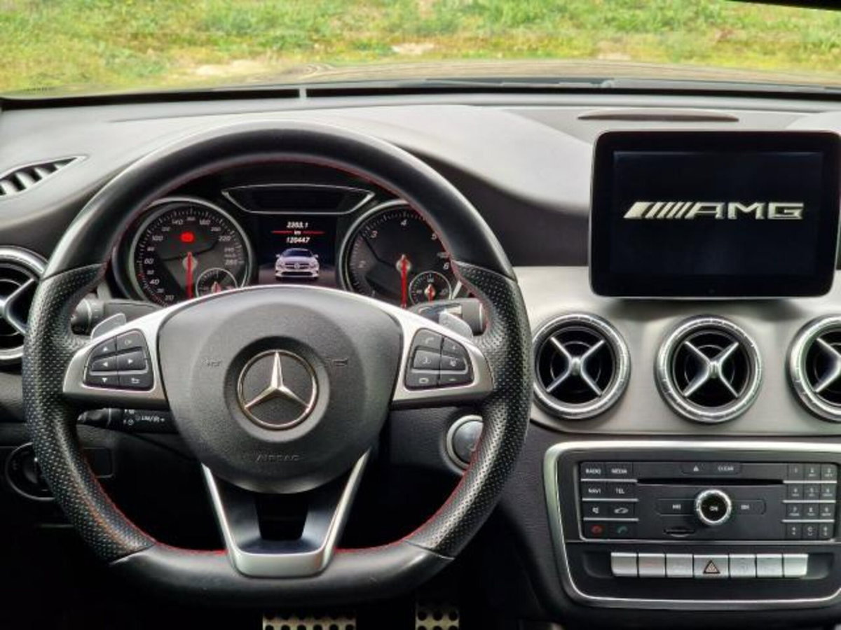 Mercedes-Benz CLA 200 d Automatic Premium (18)