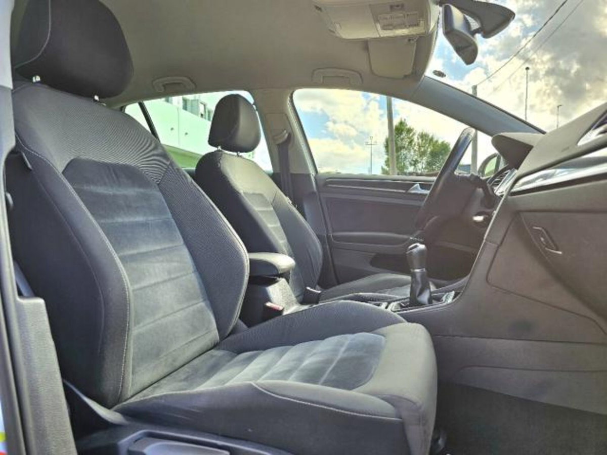 Volkswagen Golf 2.0 TDI 5p. Highline BlueMotion Technology (19)