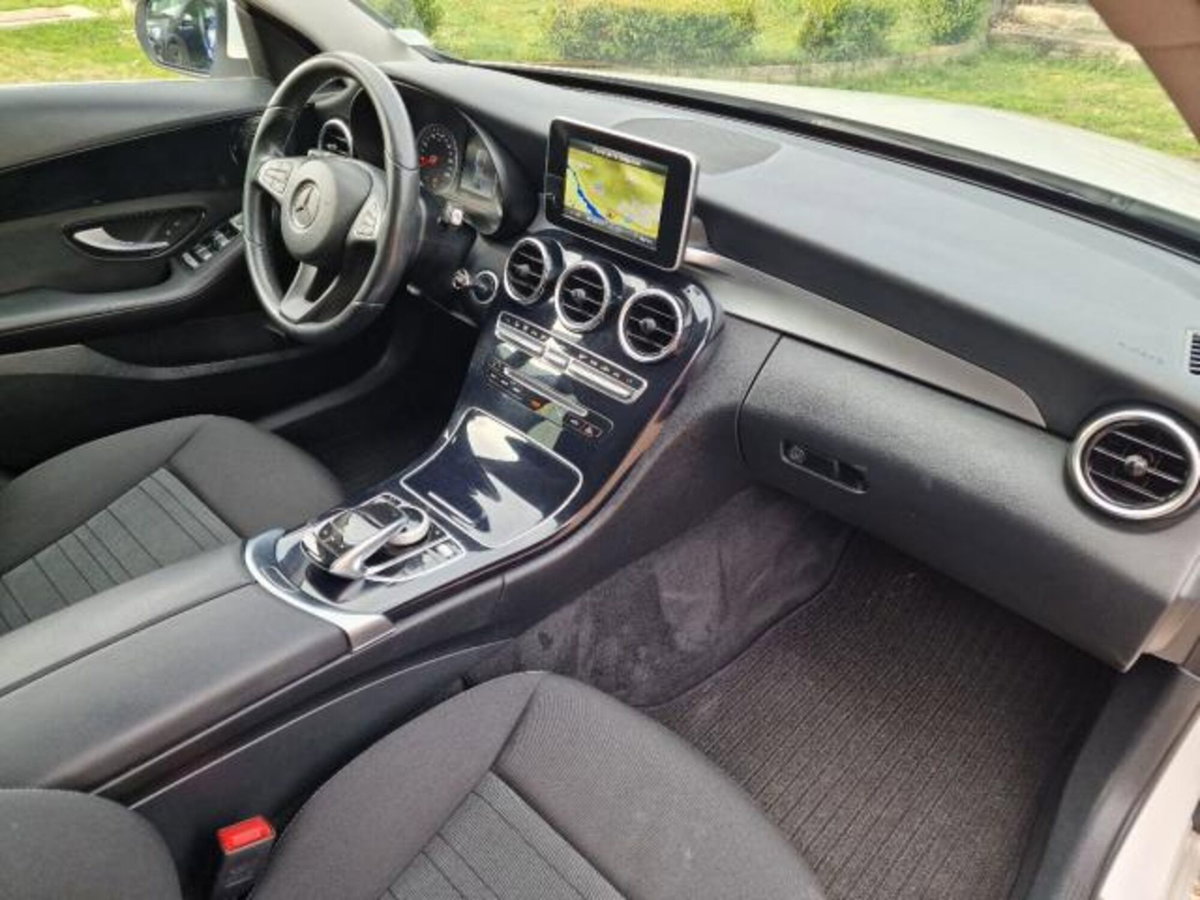 Mercedes-Benz Classe C Station Wagon 220 d 4Matic Auto Executive (19)
