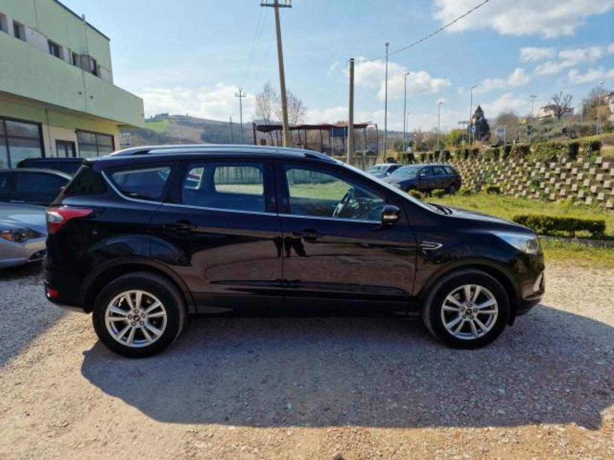 Ford Kuga 2.0 TDCI 120 CV S&S 2WD Powershift Business (9)