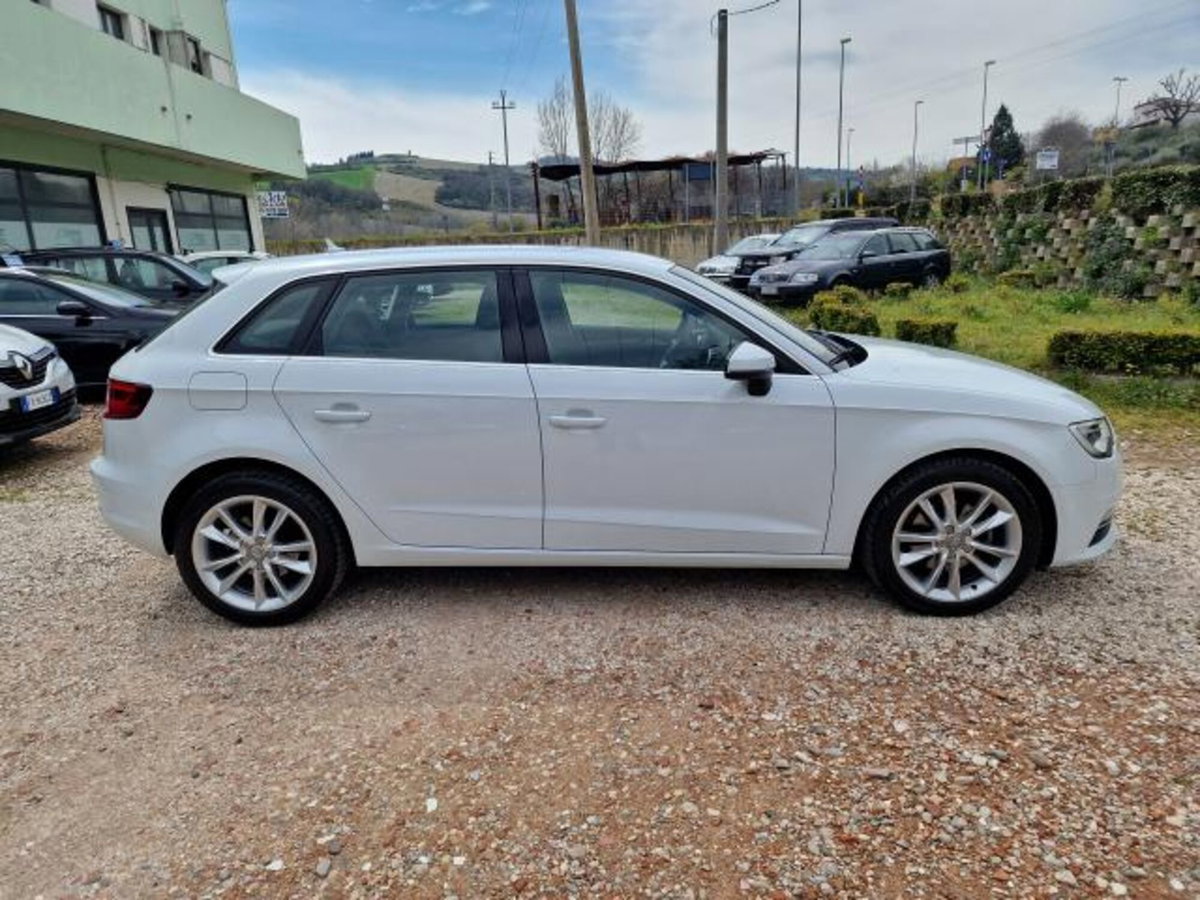 Audi A3 Sportback 1.6 TDI Attraction (10)