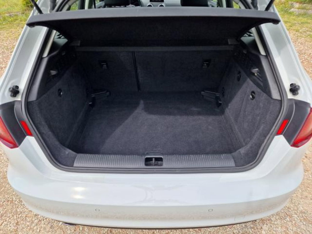 Audi A3 Sportback 1.6 TDI Attraction (12)