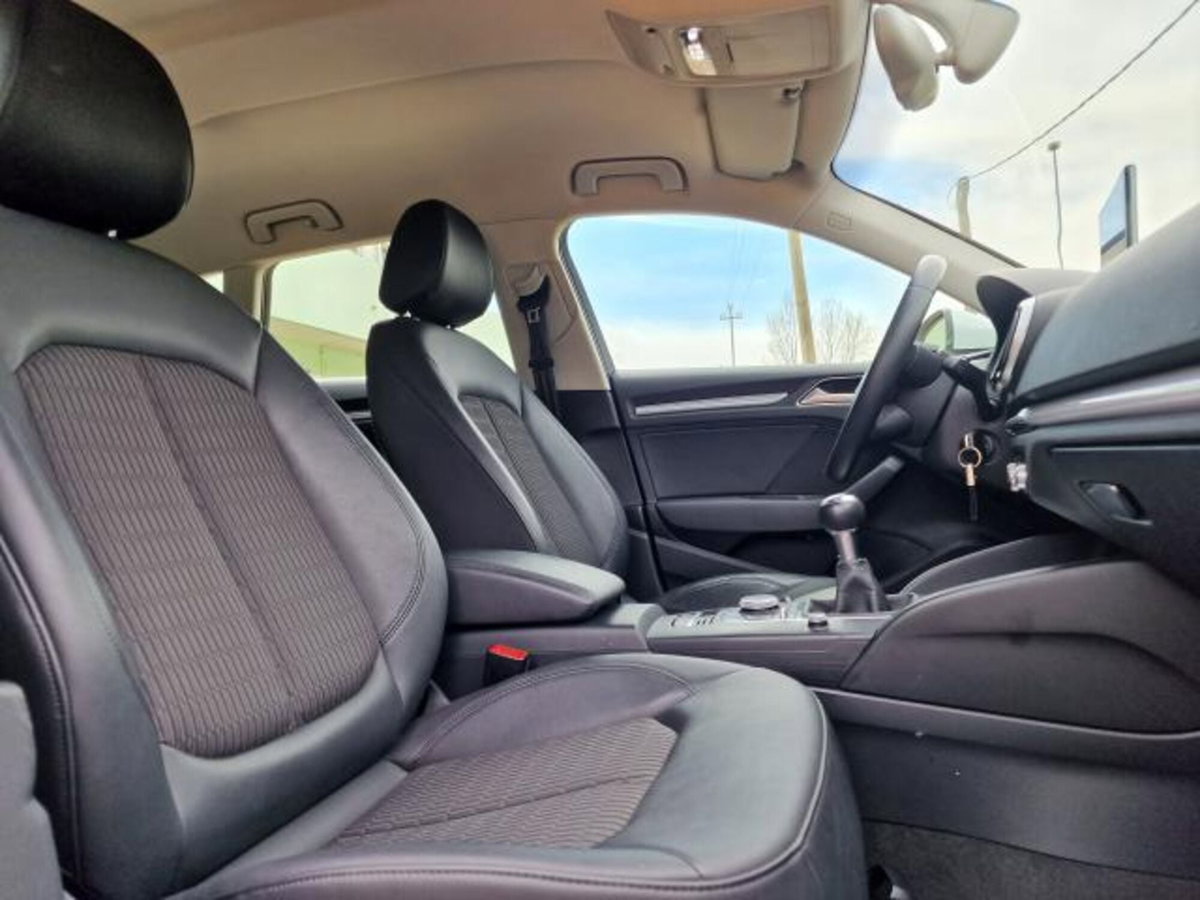 Audi A3 Sportback 1.6 TDI Attraction (19)