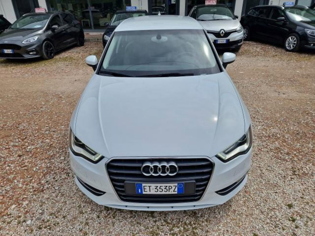 Audi A3 Sportback 1.6 TDI Attraction (3)