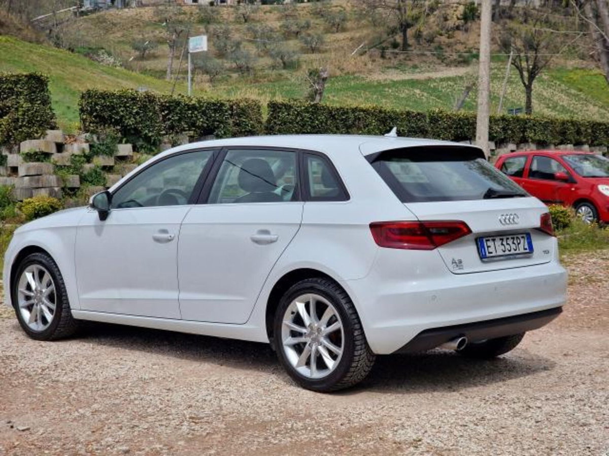 Audi A3 Sportback 1.6 TDI Attraction (7)
