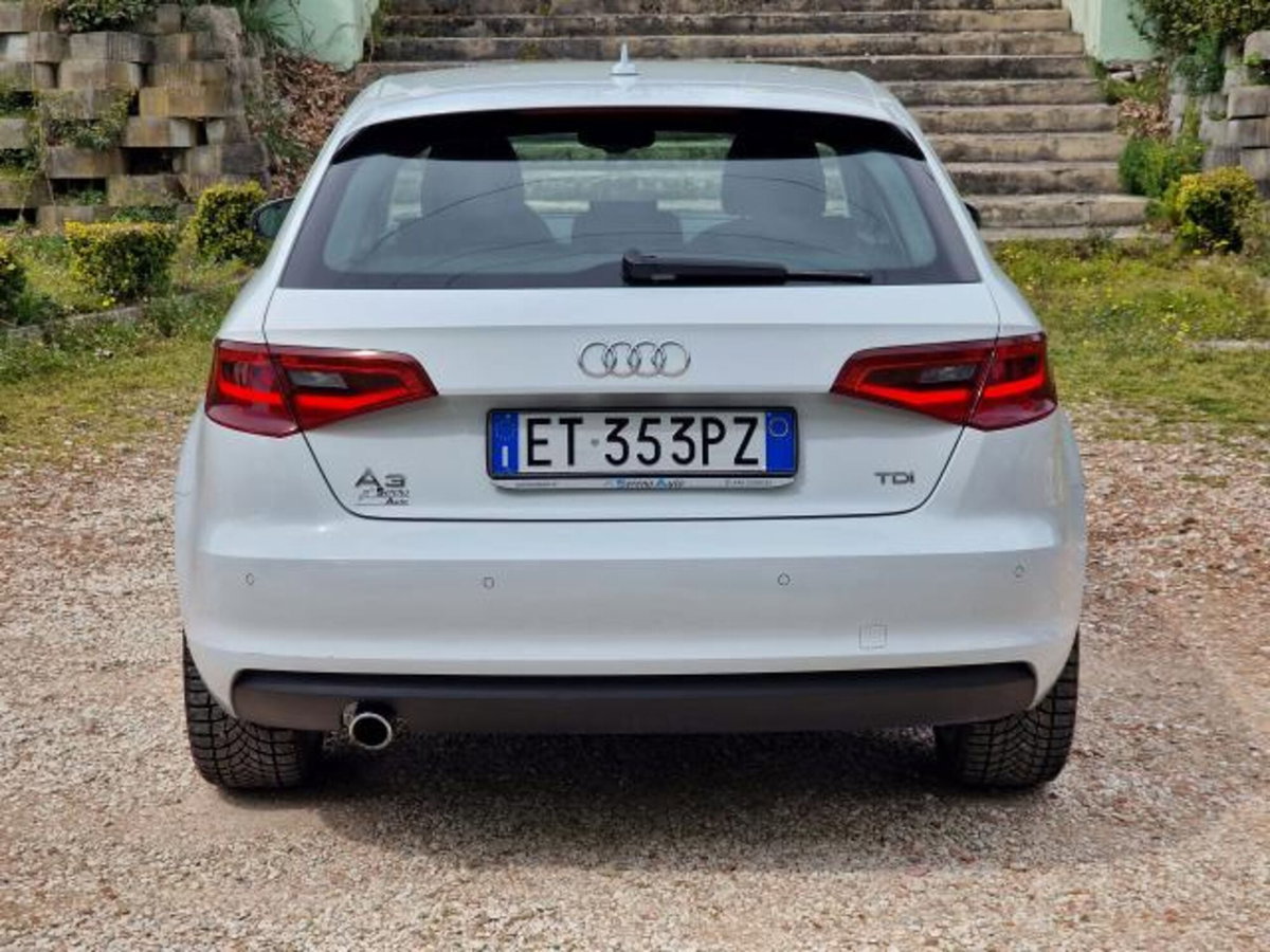 Audi A3 Sportback 1.6 TDI Attraction (8)