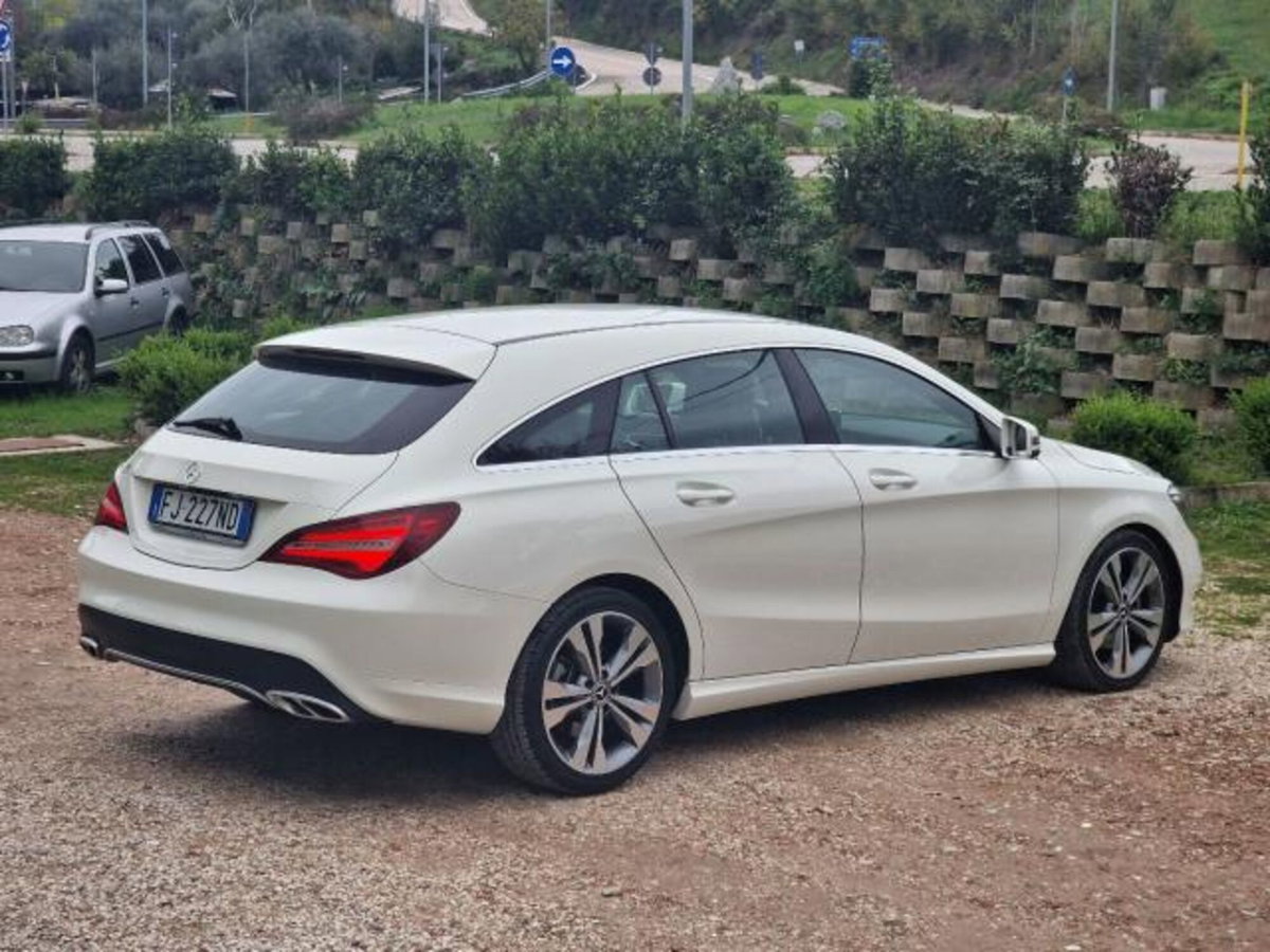 Mercedes-Benz CLA Shooting Brake 200 d Automatic Executive (12)