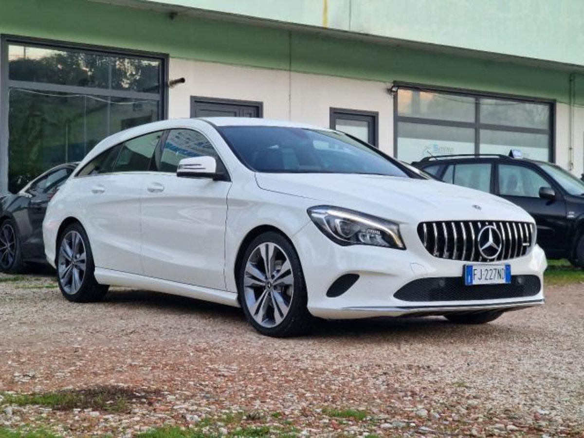 Mercedes-Benz CLA Shooting Brake 200 d Automatic Executive (14)