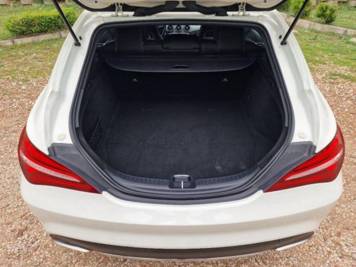 Mercedes-Benz CLA Shooting Brake 200 d Automatic Executive (15)