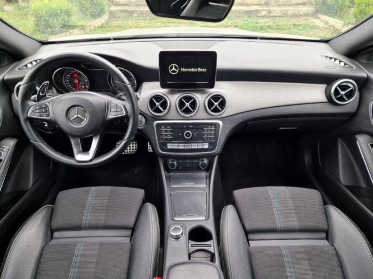 Mercedes-Benz CLA Shooting Brake 200 d Automatic Executive (16)