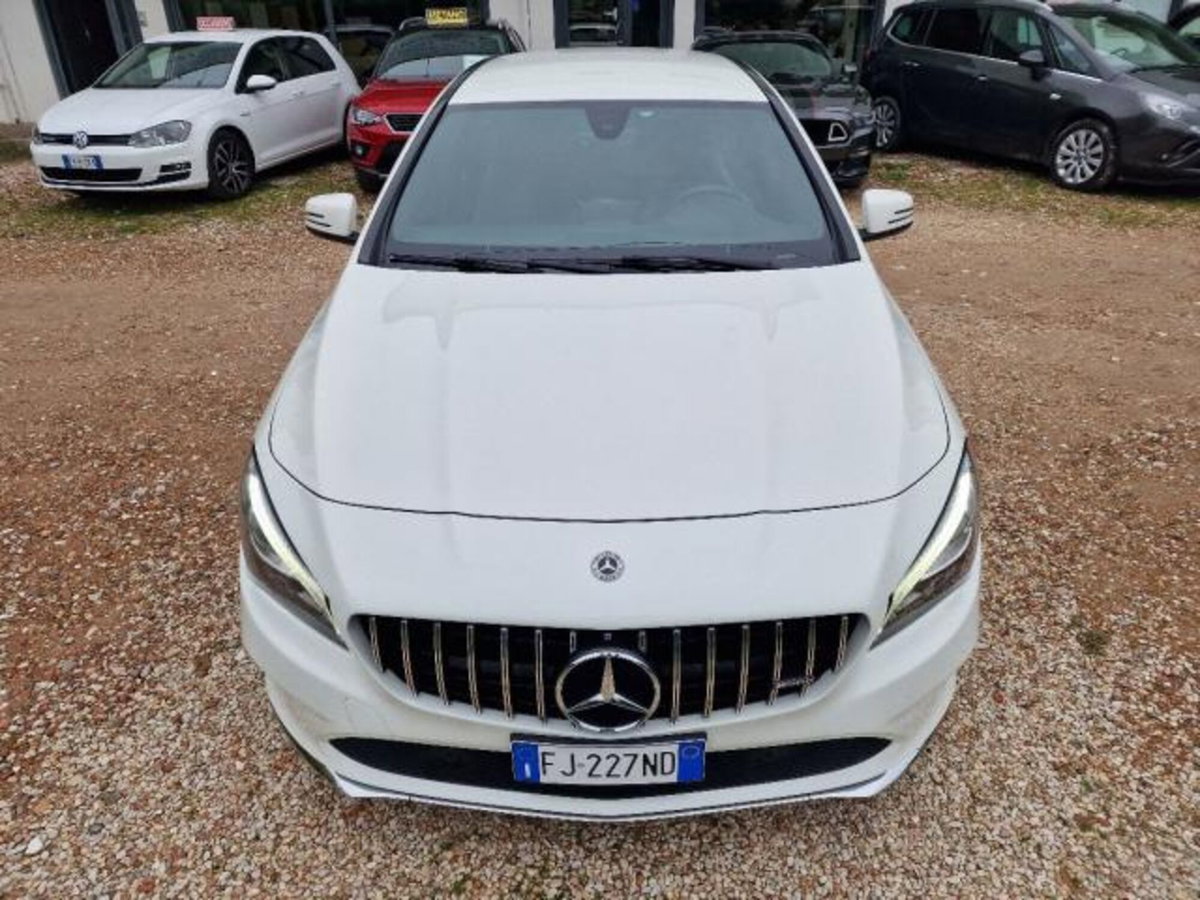 Mercedes-Benz CLA Shooting Brake 200 d Automatic Executive (3)
