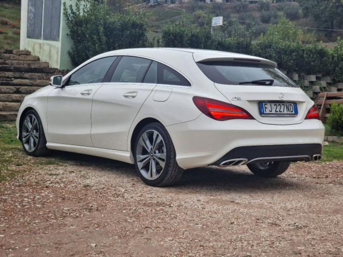 Mercedes-Benz CLA Shooting Brake 200 d Automatic Executive (8)