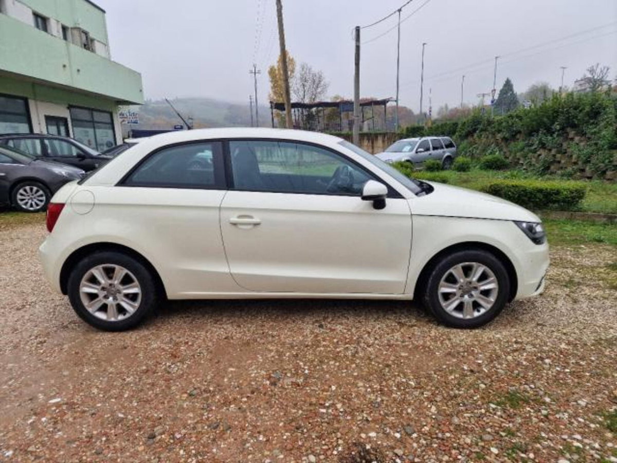 Audi A1 1.2 TFSI Attraction (10)