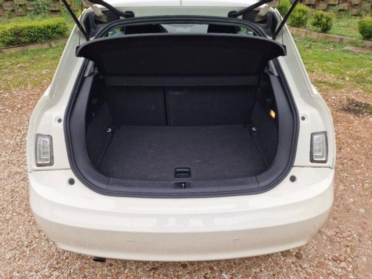 Audi A1 1.2 TFSI Attraction (13)