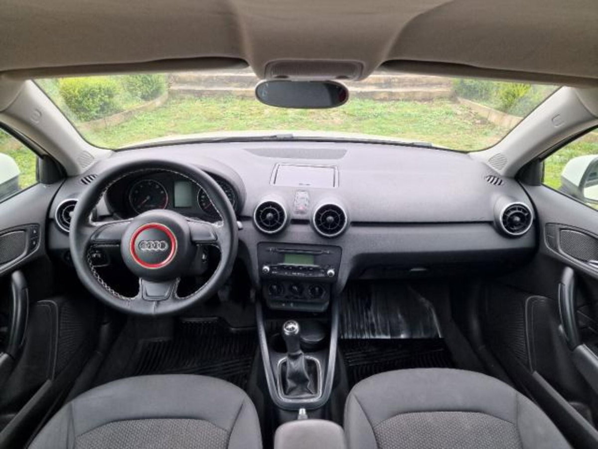 Audi A1 1.2 TFSI Attraction (14)