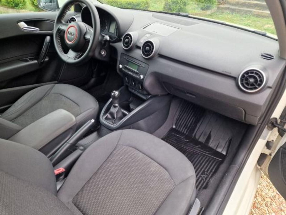 Audi A1 1.2 TFSI Attraction (18)