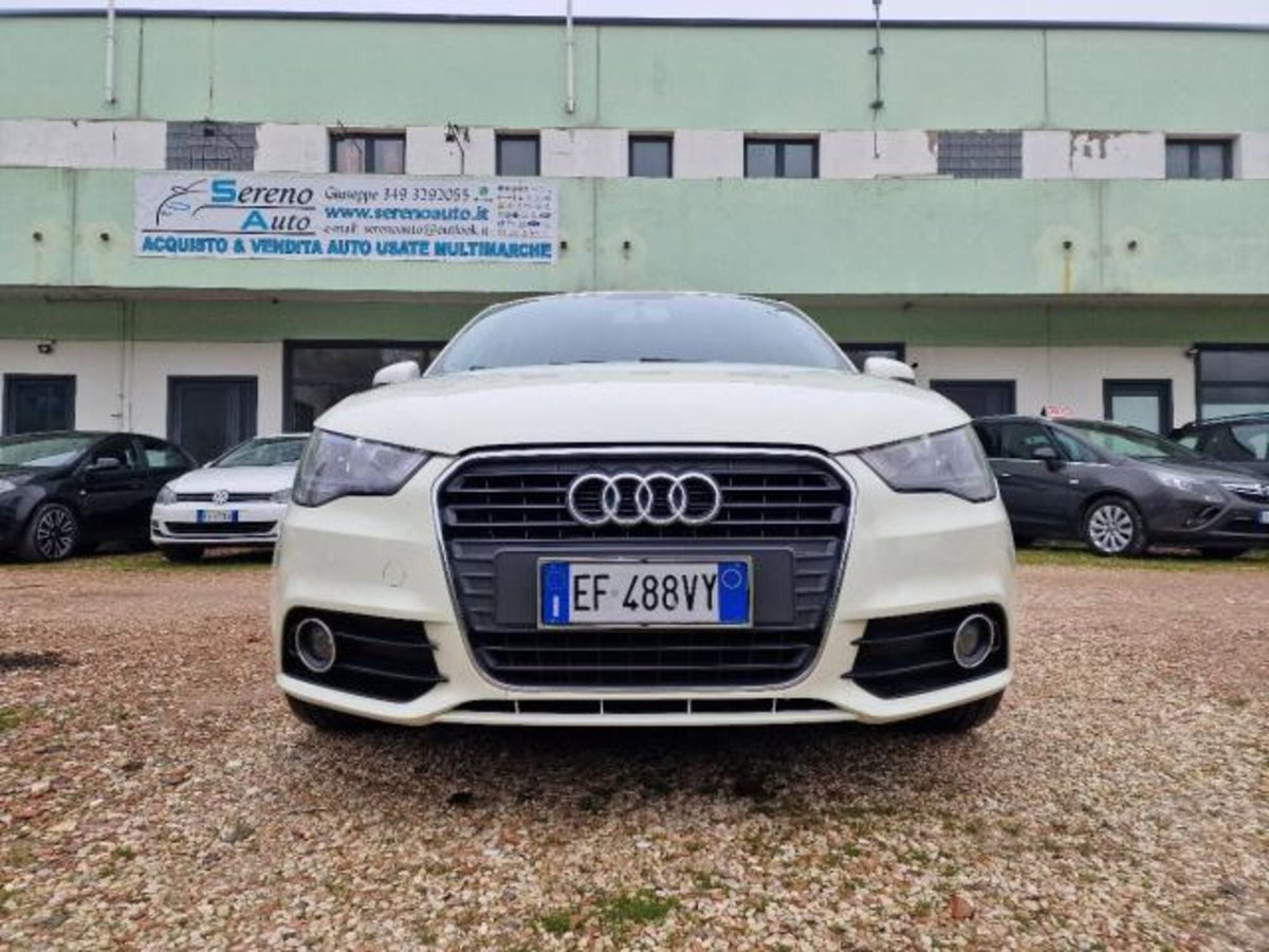 Audi A1 1.2 TFSI Attraction (2)