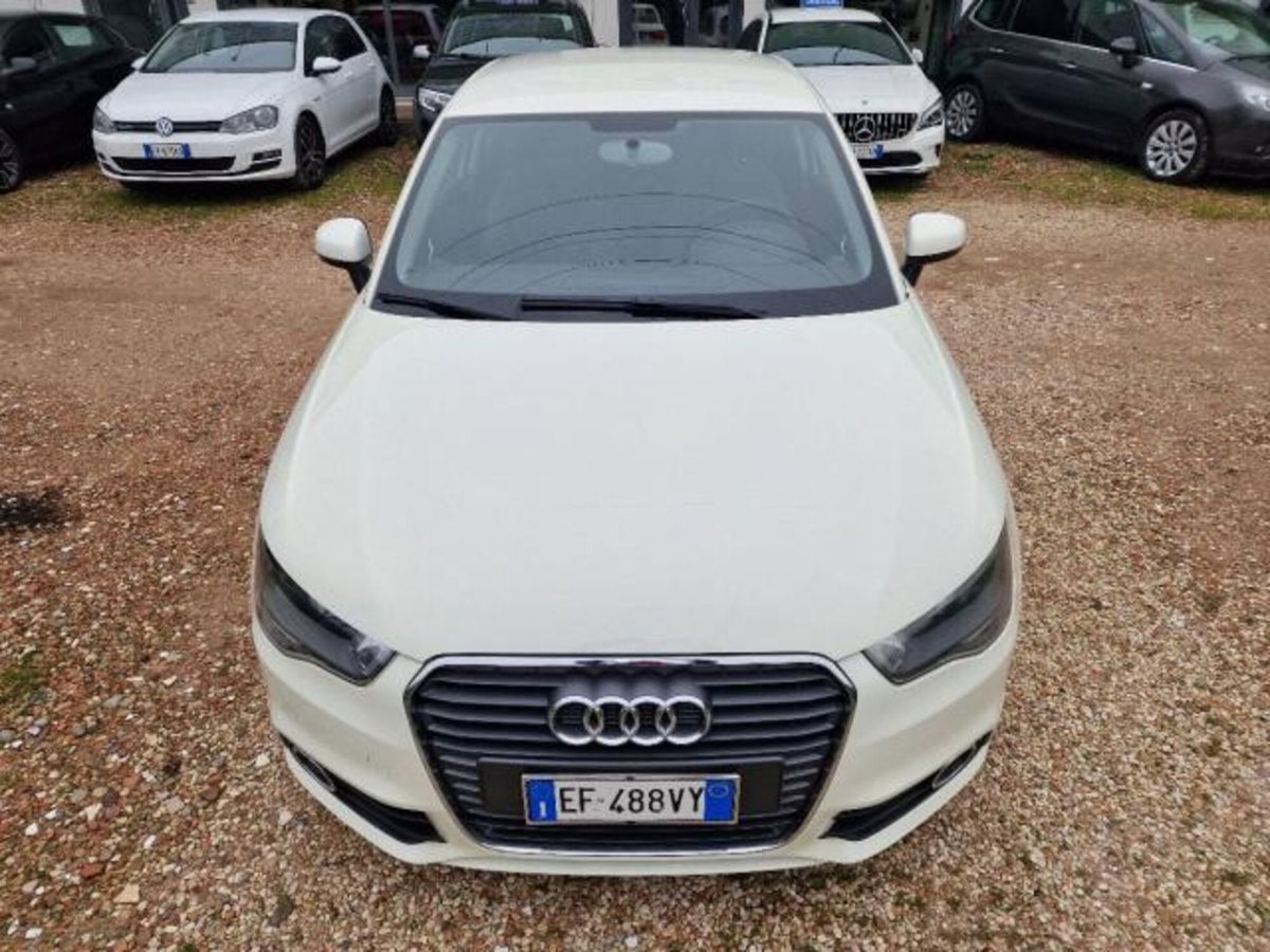Audi A1 1.2 TFSI Attraction (3)