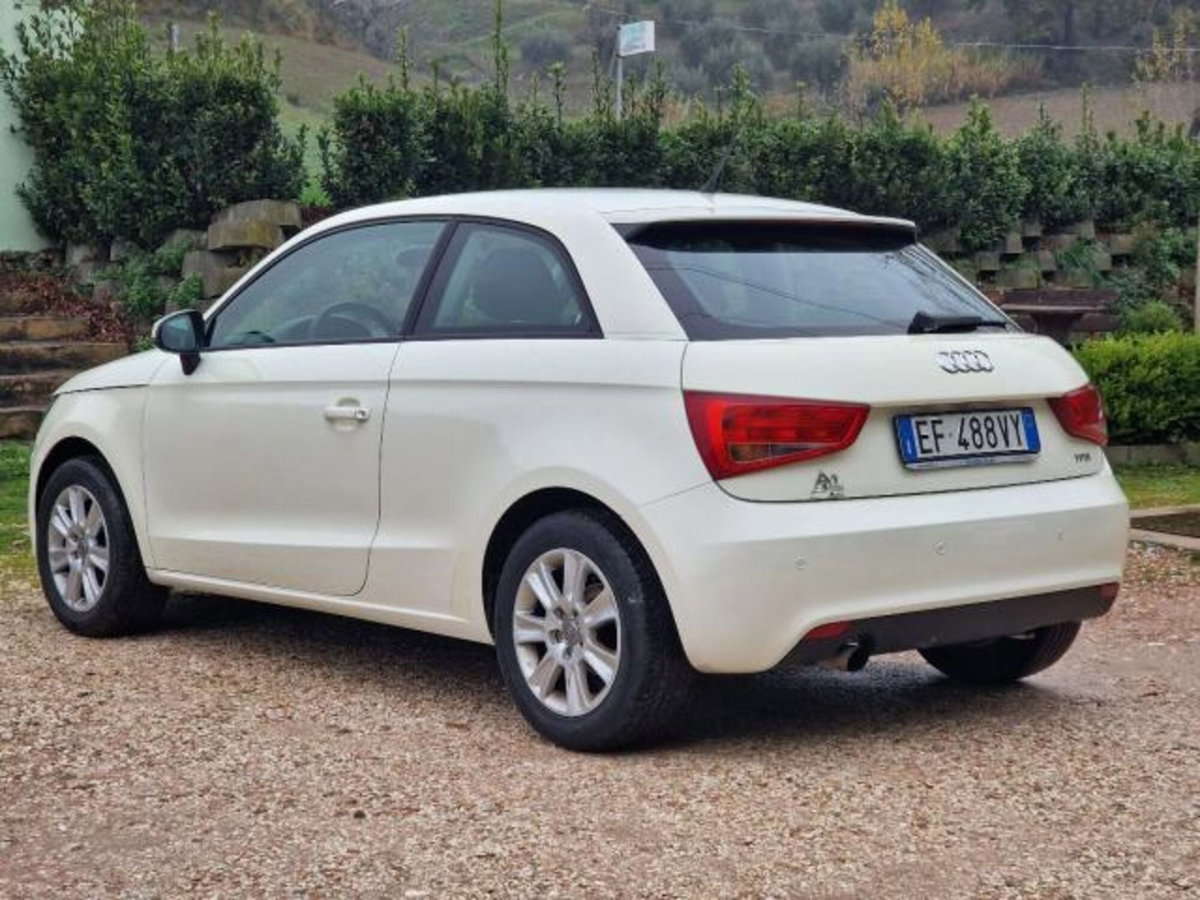 Audi A1 1.2 TFSI Attraction (7)
