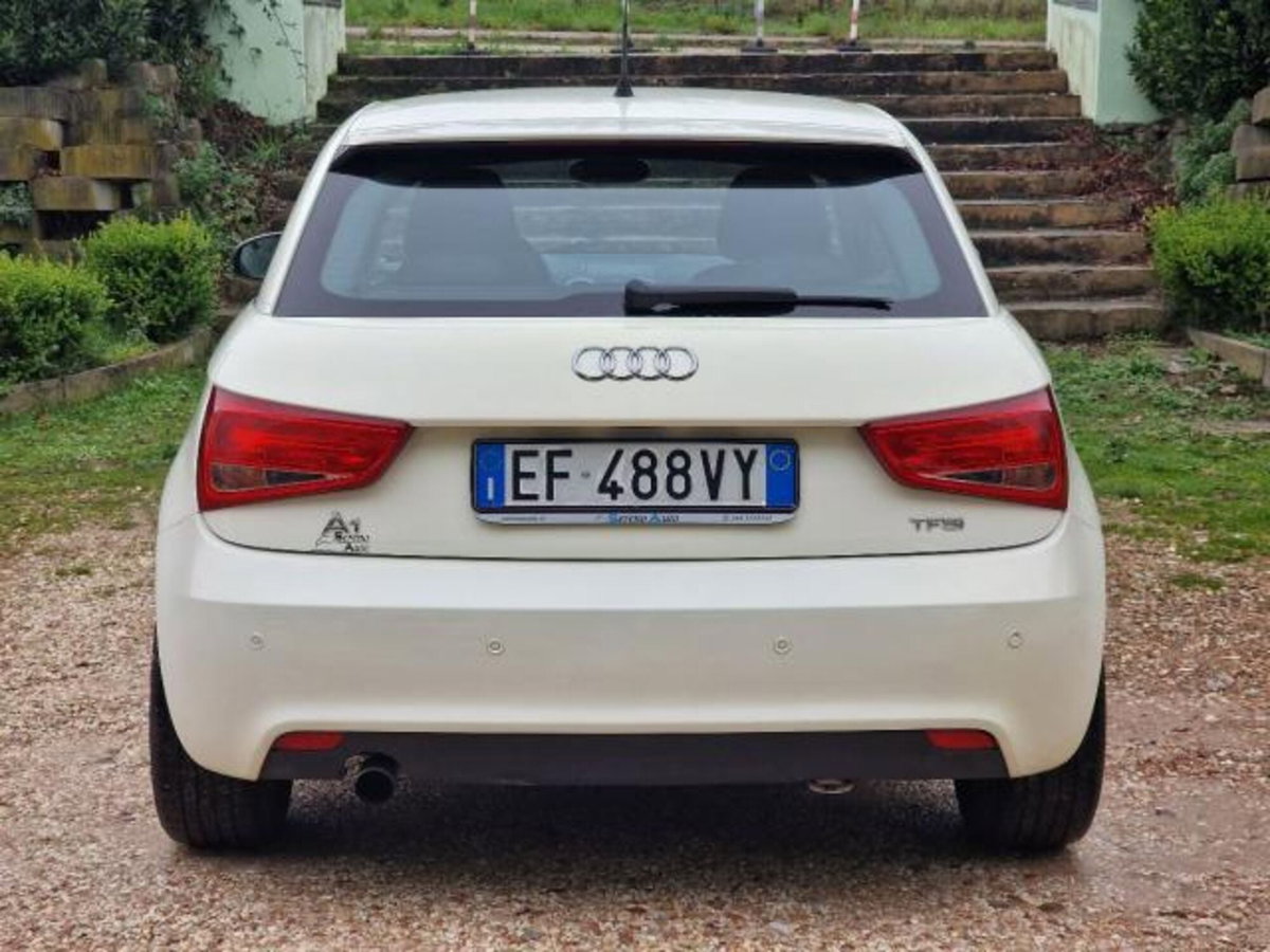 Audi A1 1.2 TFSI Attraction (8)