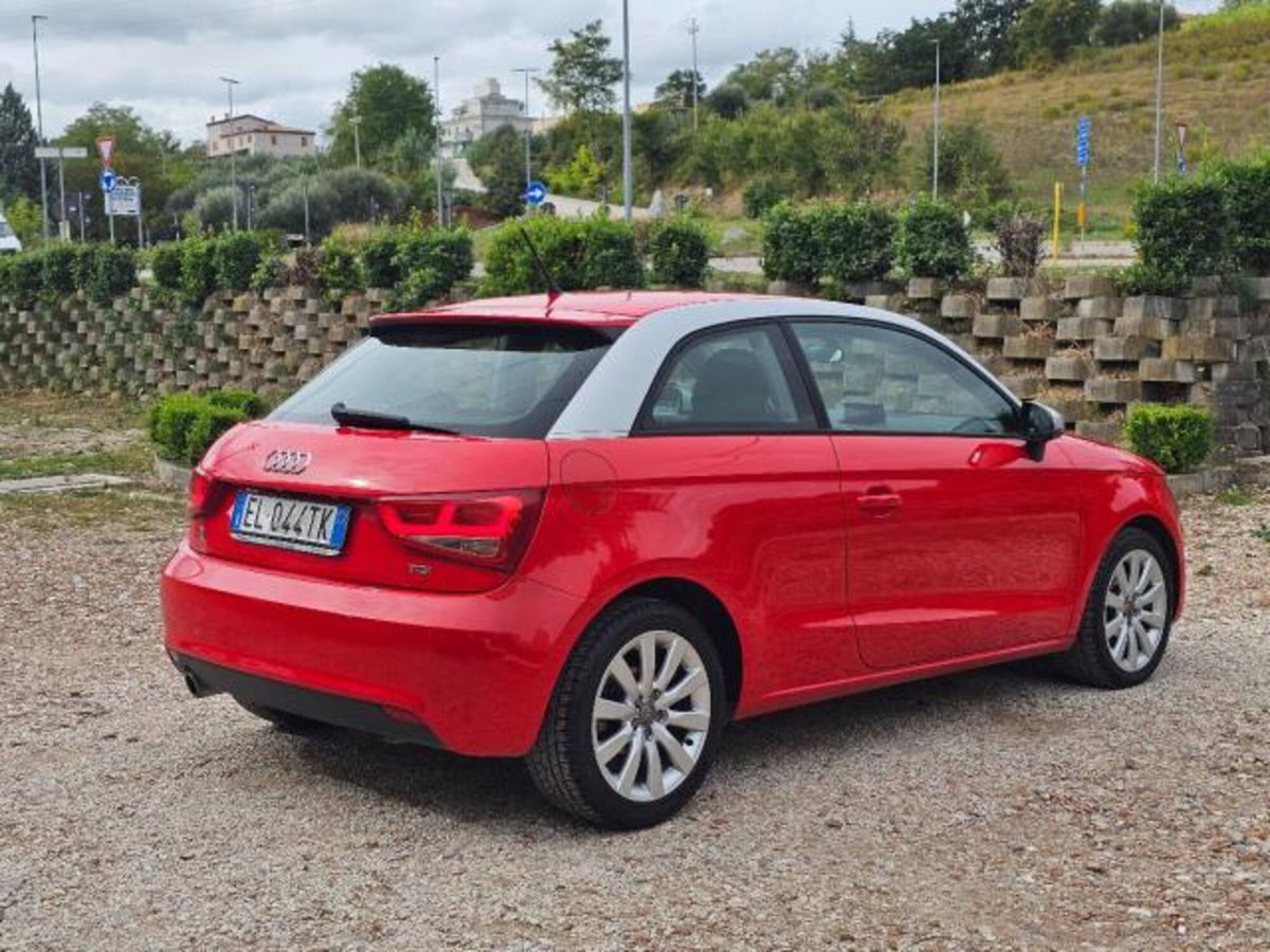 Audi A1 1.6 TDI 105 CV Attraction (10)