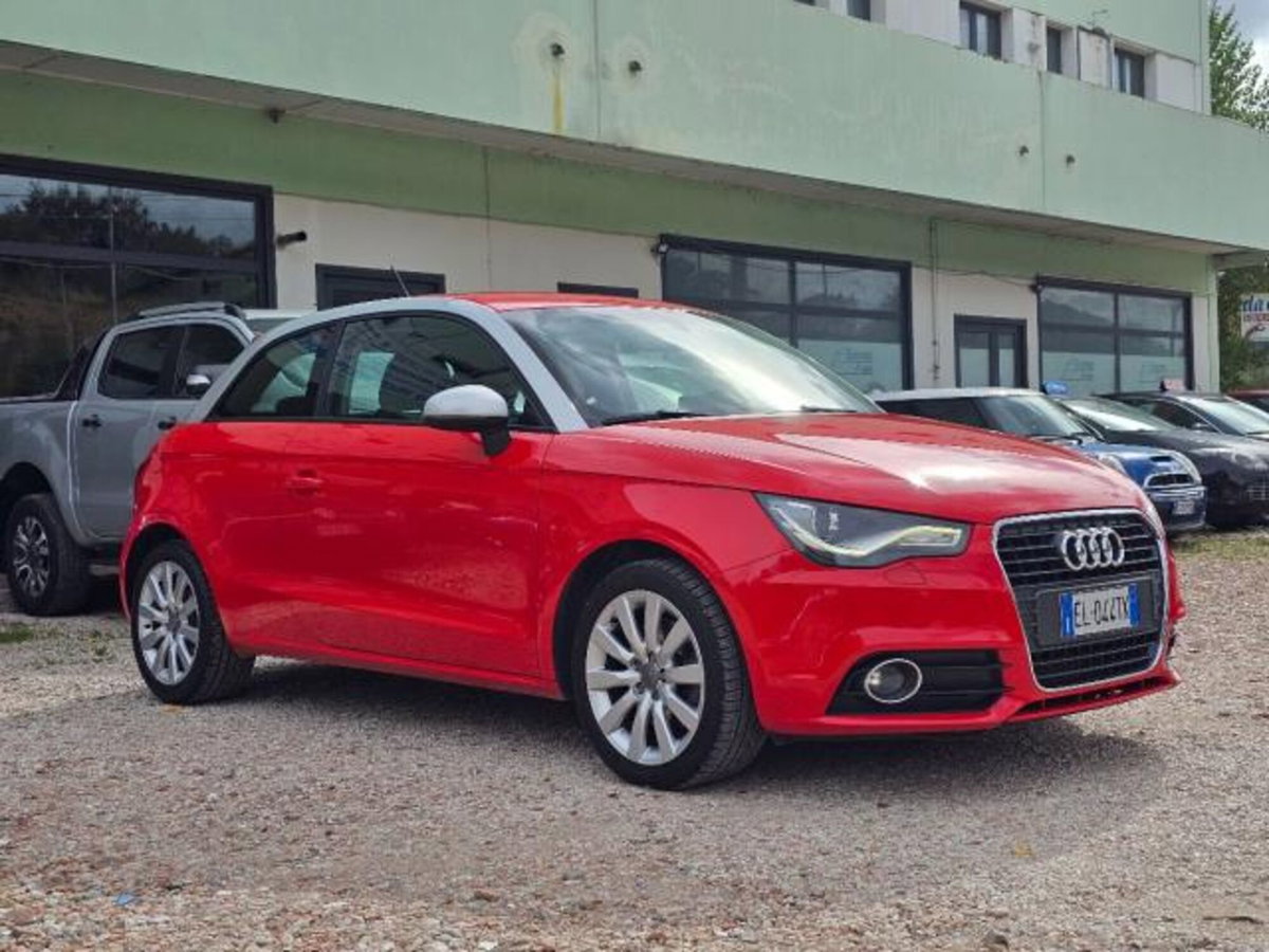 Audi A1 1.6 TDI 105 CV Attraction (12)