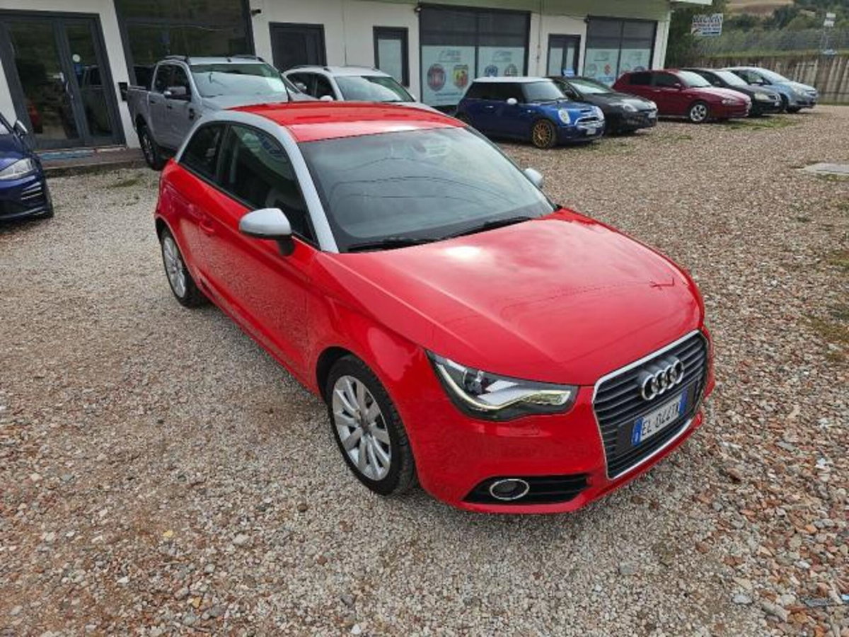 Audi A1 1.6 TDI 105 CV Attraction (13)