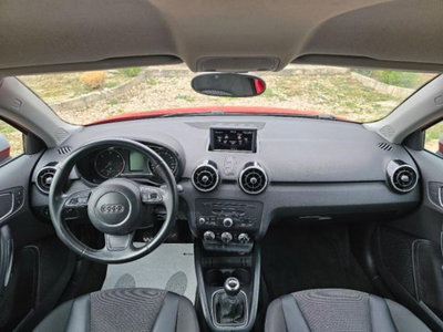 Audi A1 1.6 TDI 105 CV Attraction (15)