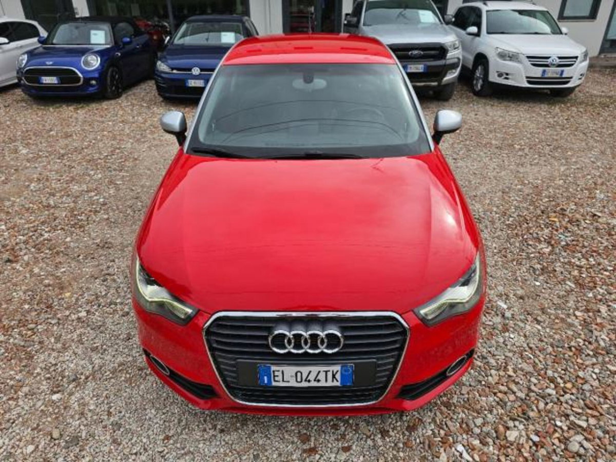 Audi A1 1.6 TDI 105 CV Attraction (3)
