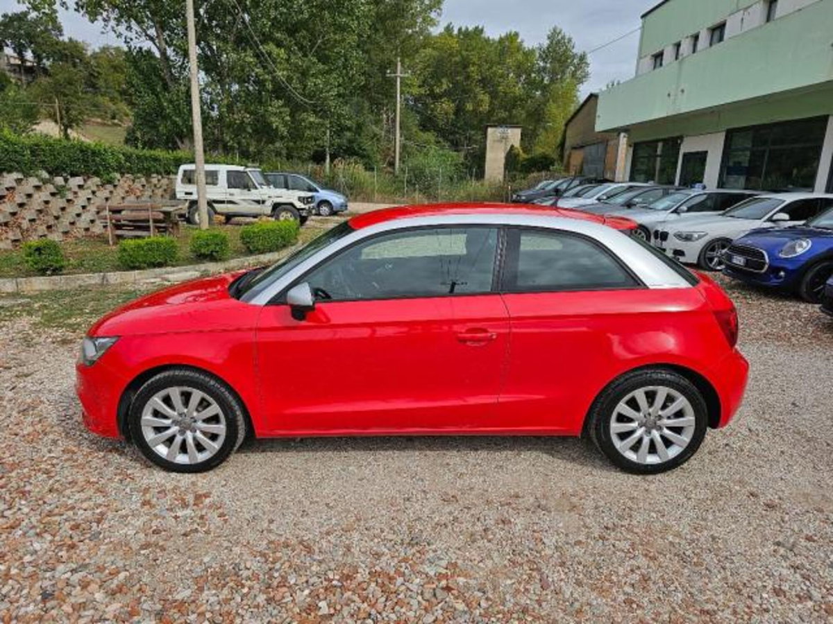 Audi A1 1.6 TDI 105 CV Attraction (6)