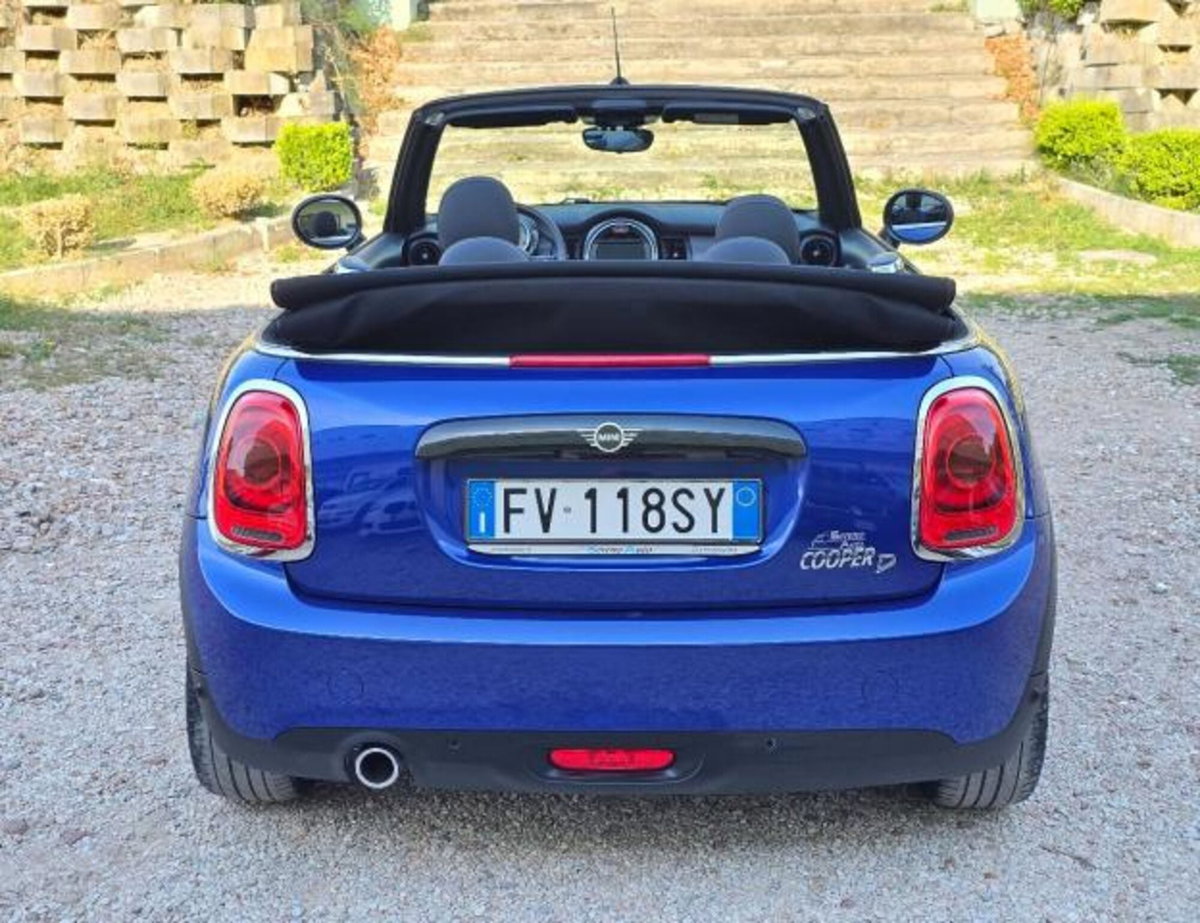 MINI Mini Cabrio 1.5 Cooper D Cabrio (10)