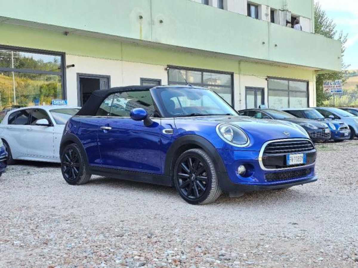 MINI Mini Cabrio 1.5 Cooper D Cabrio (17)