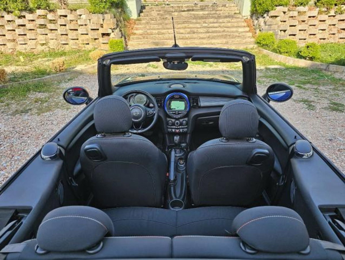 MINI Mini Cabrio 1.5 Cooper D Cabrio (19)
