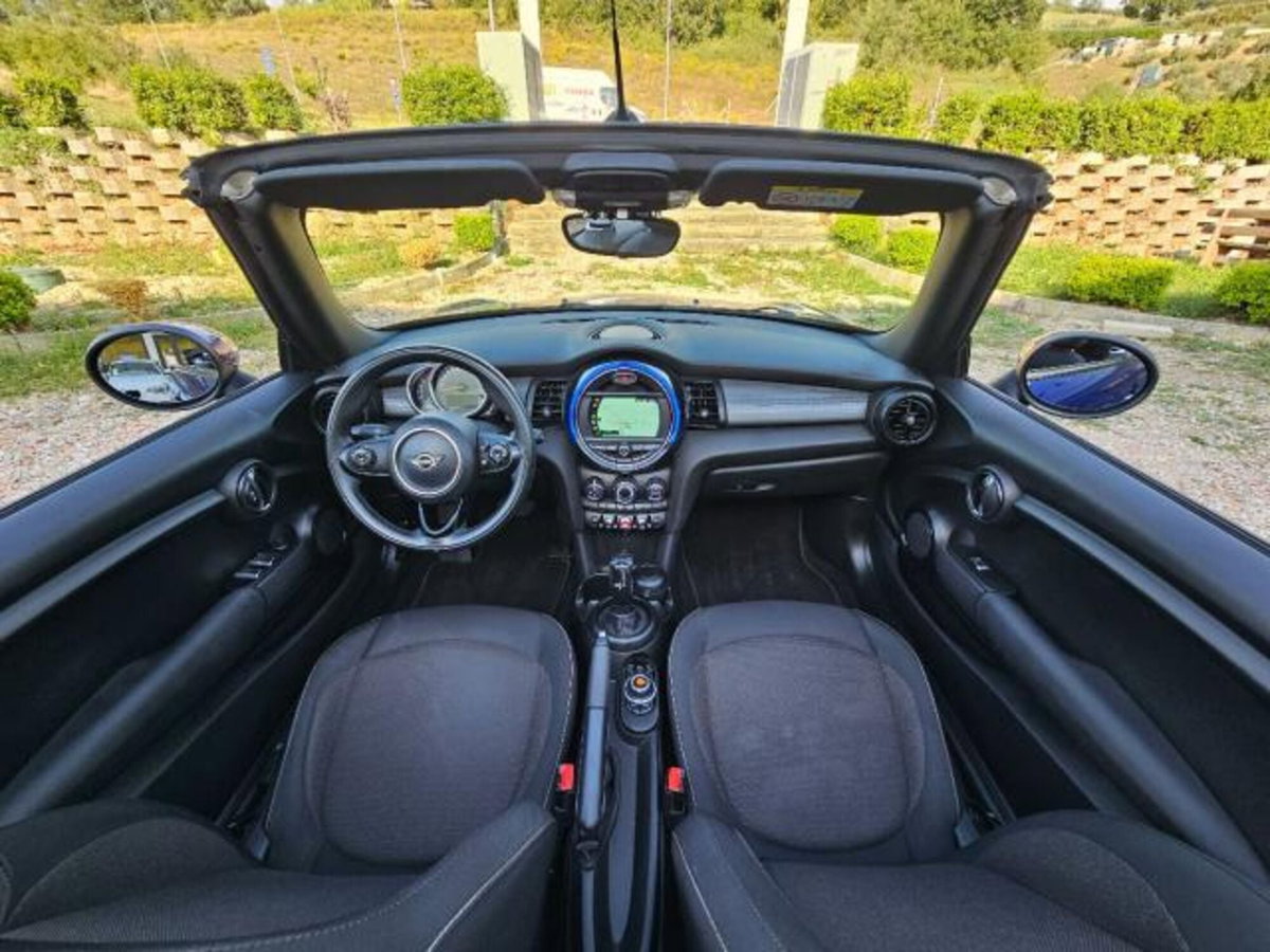 MINI Mini Cabrio 1.5 Cooper D Cabrio (20)