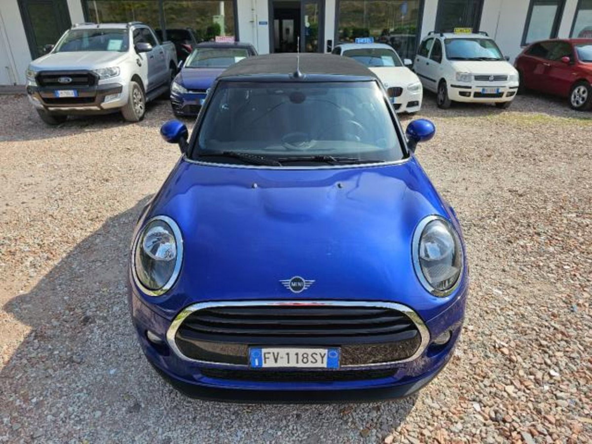 MINI Mini Cabrio 1.5 Cooper D Cabrio (3)