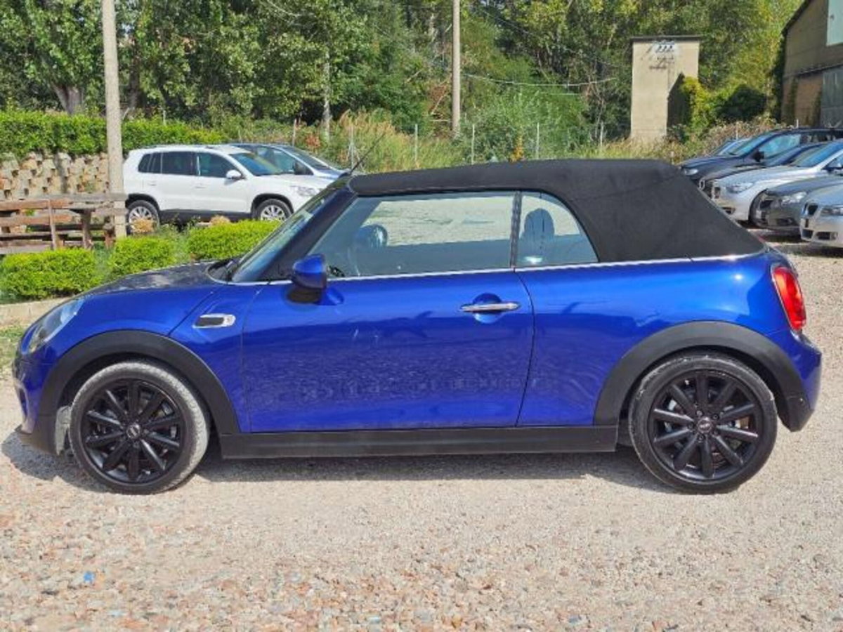 MINI Mini Cabrio 1.5 Cooper D Cabrio (6)