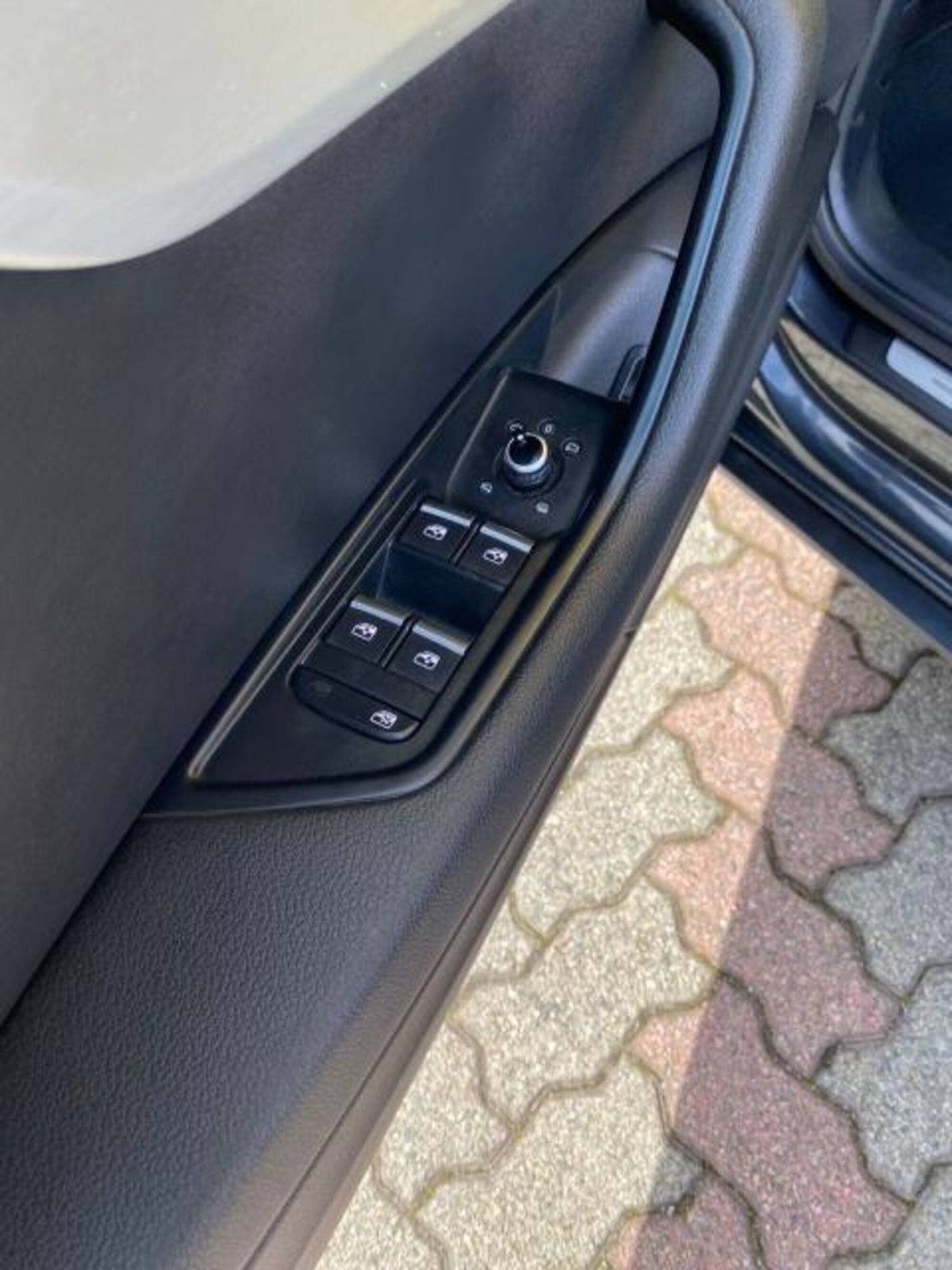 Audi A4 Avant 2.0 TDI 190 CV S line edition (16)