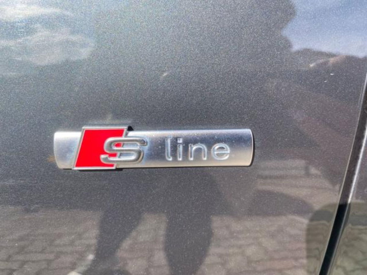 Audi A4 Avant 2.0 TDI 190 CV S line edition (20)