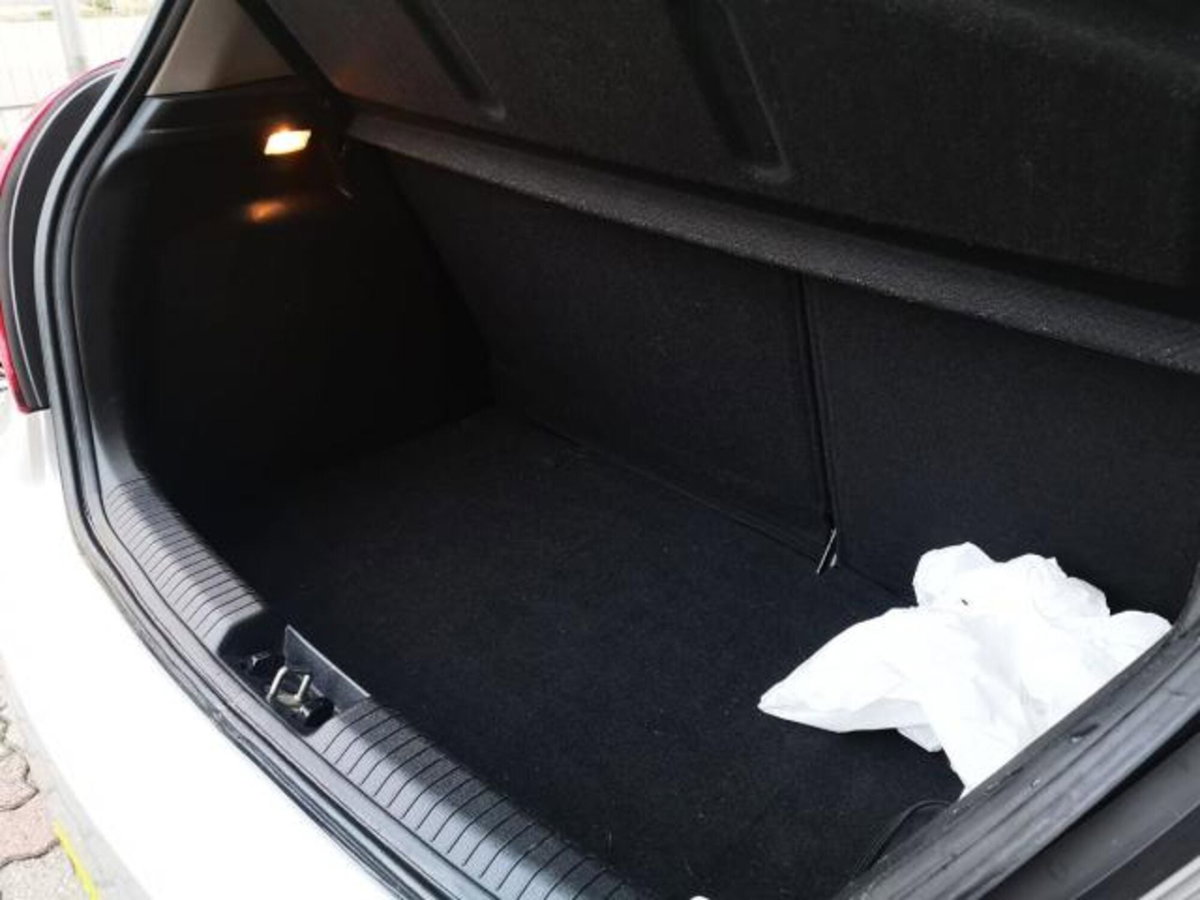 Hyundai i20 1.2 5p. Econext Sound Edition (9)