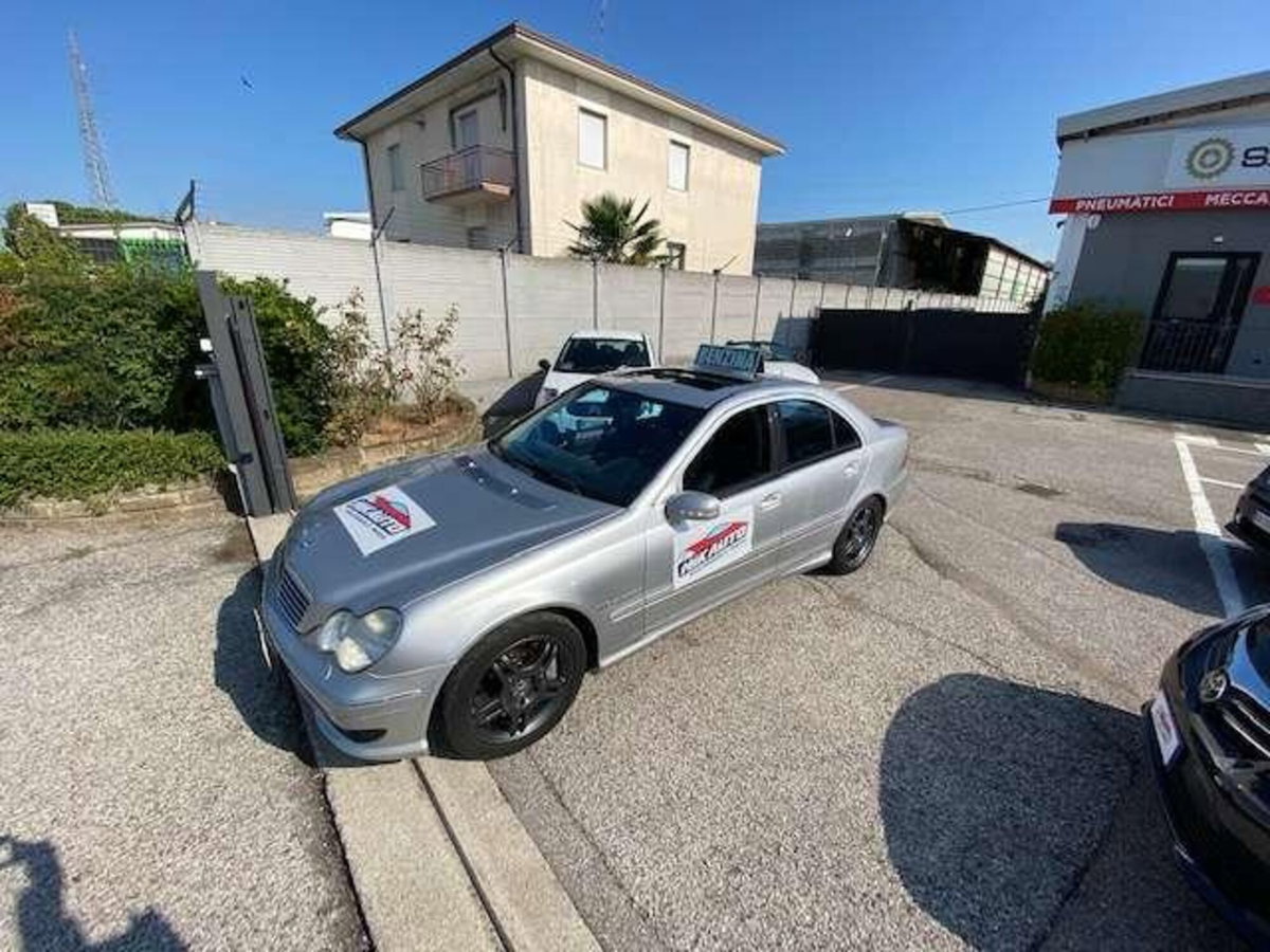 Mercedes-Benz Classe C 32 Kompressor cat AMG (2)