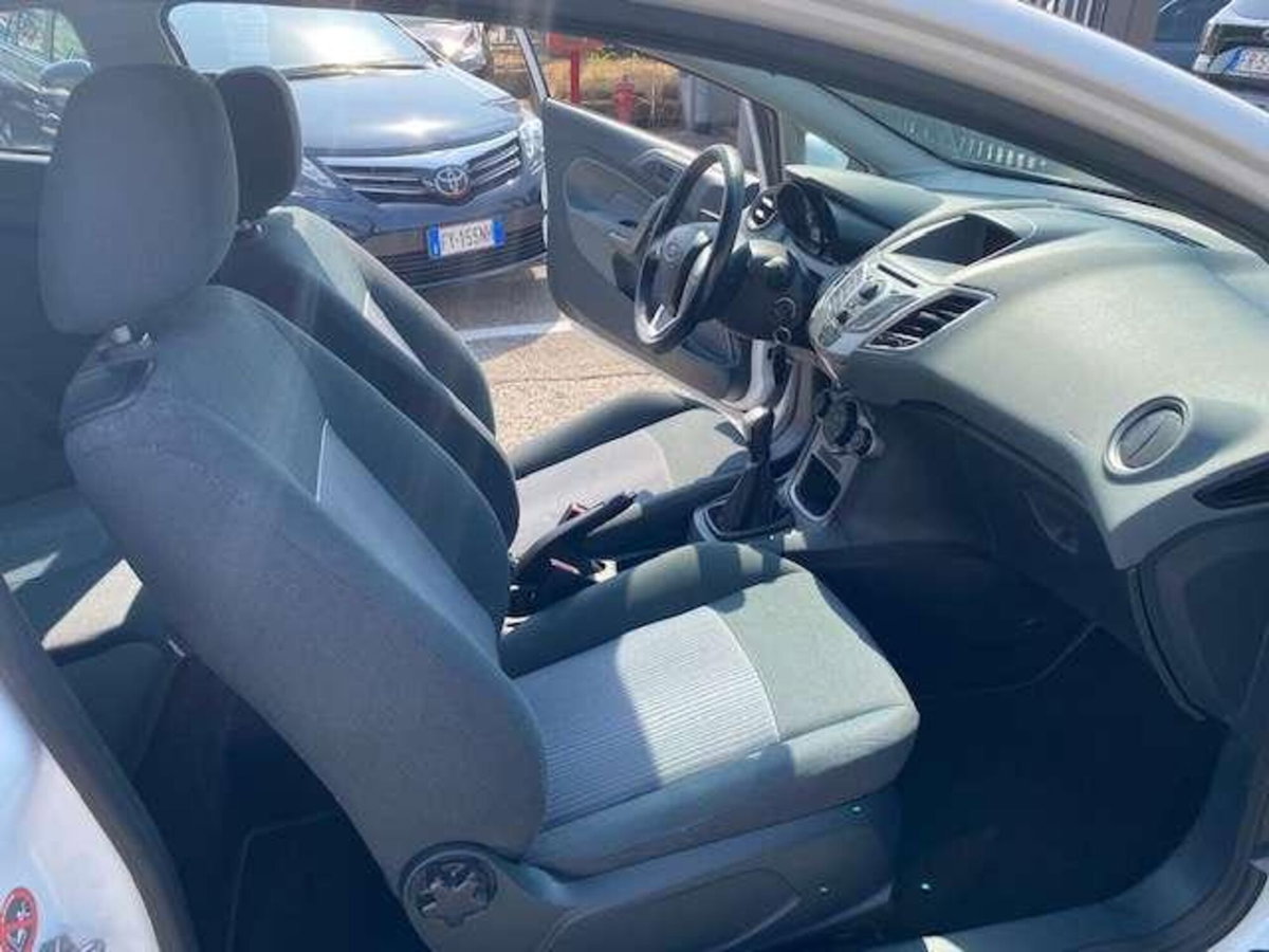 Ford Fiesta 1.2 82CV 3 porte (12)