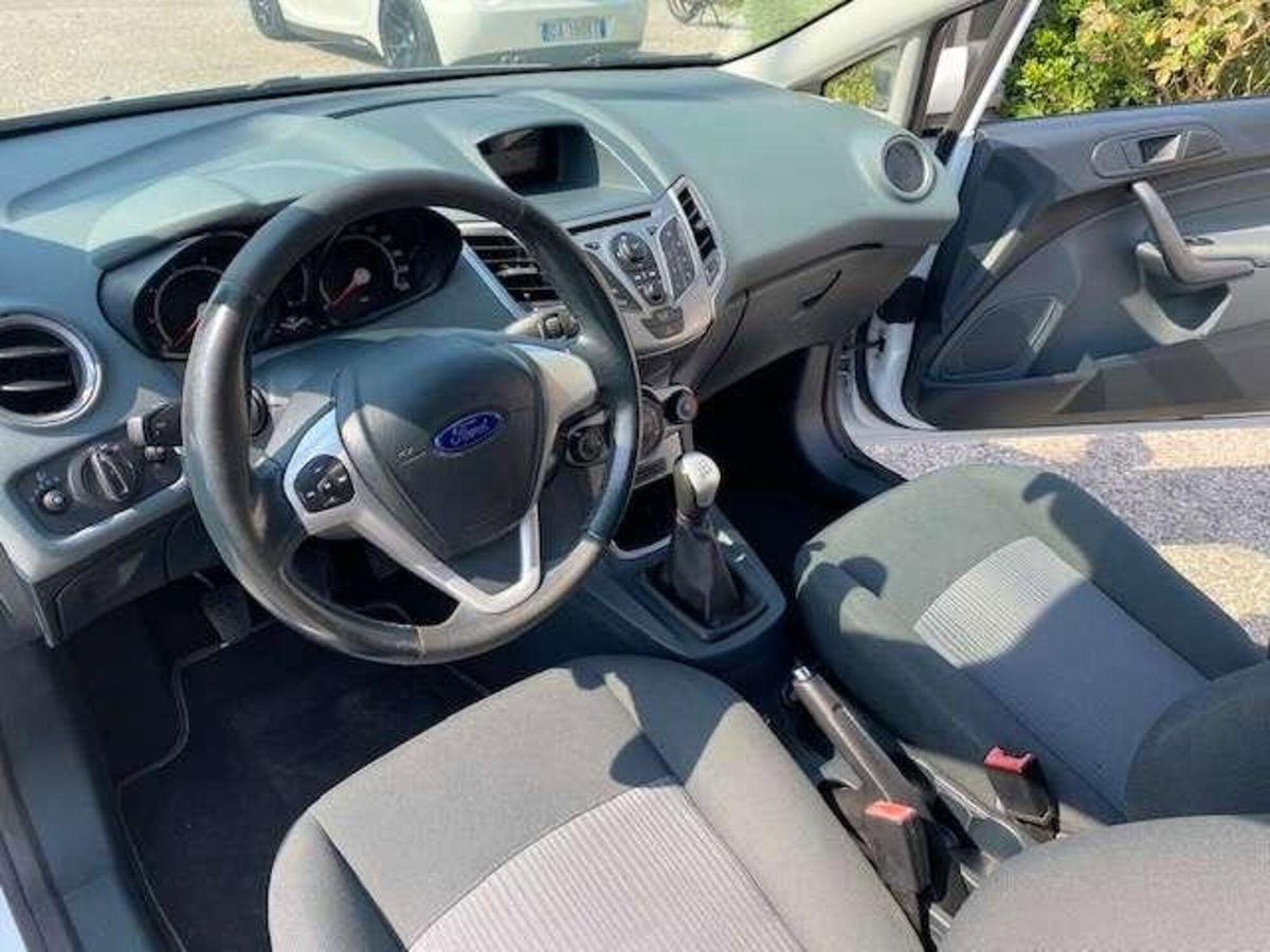 Ford Fiesta 1.2 82CV 3 porte (9)